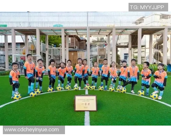 足球场上的彩虹之星:那些以多元魅力闪耀的足球明星们